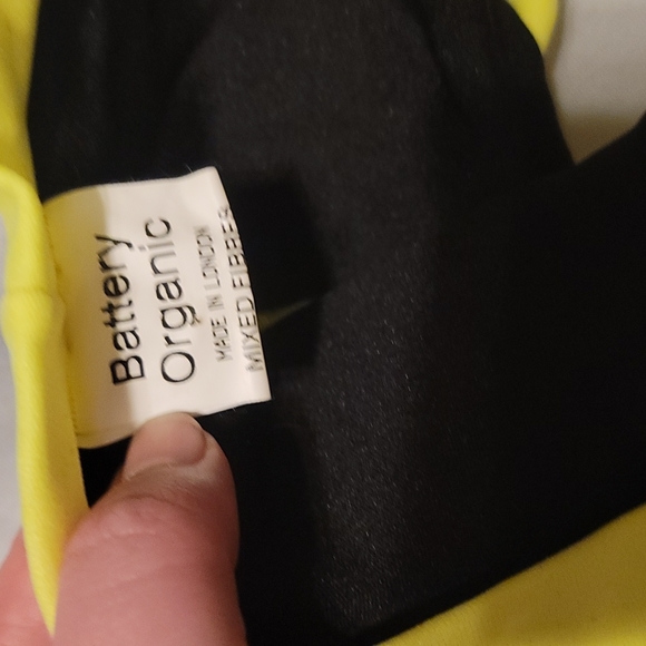 Battery Organic rave clubwear booty shorts size 2 black and yellow - Picture 3 of 6